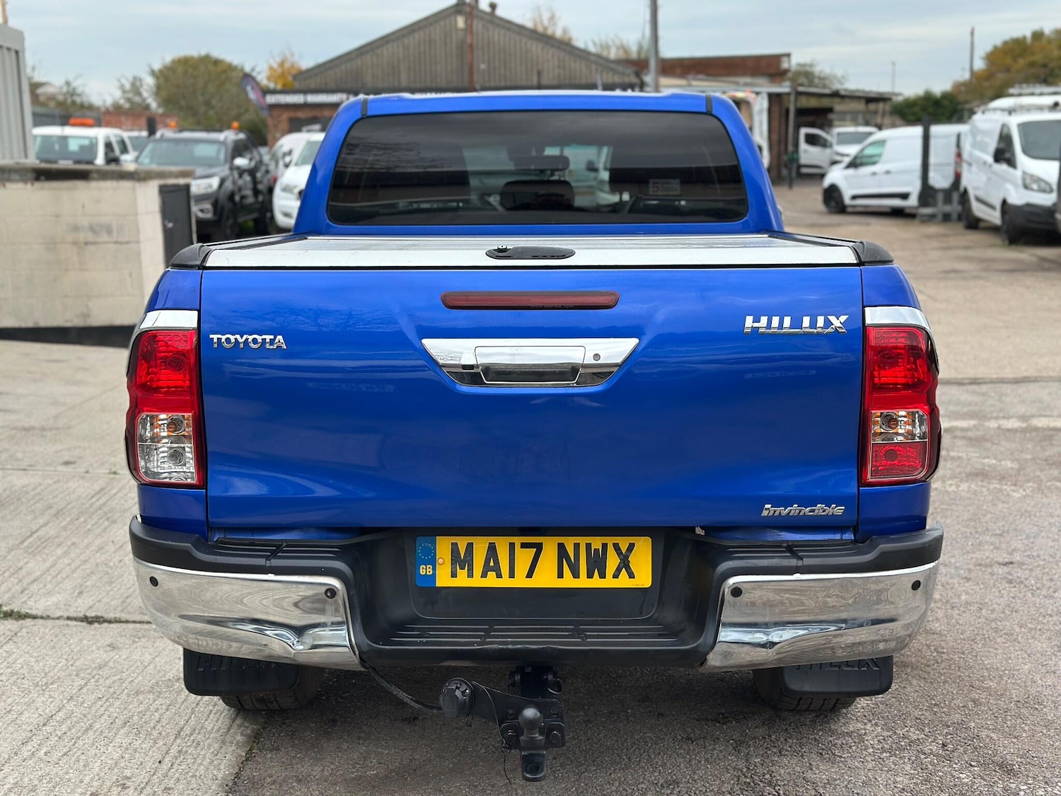 Used Toyota Hilux 2017 for sale - 76472751: Photo 18