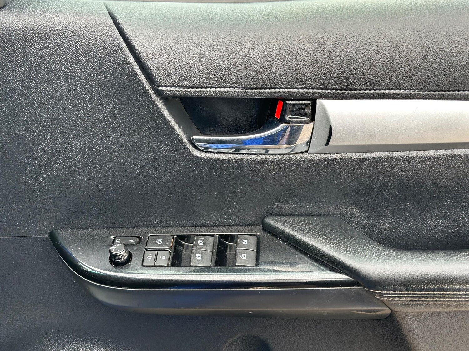 Used Toyota Hilux 2017 for sale - 76472751: Photo 30