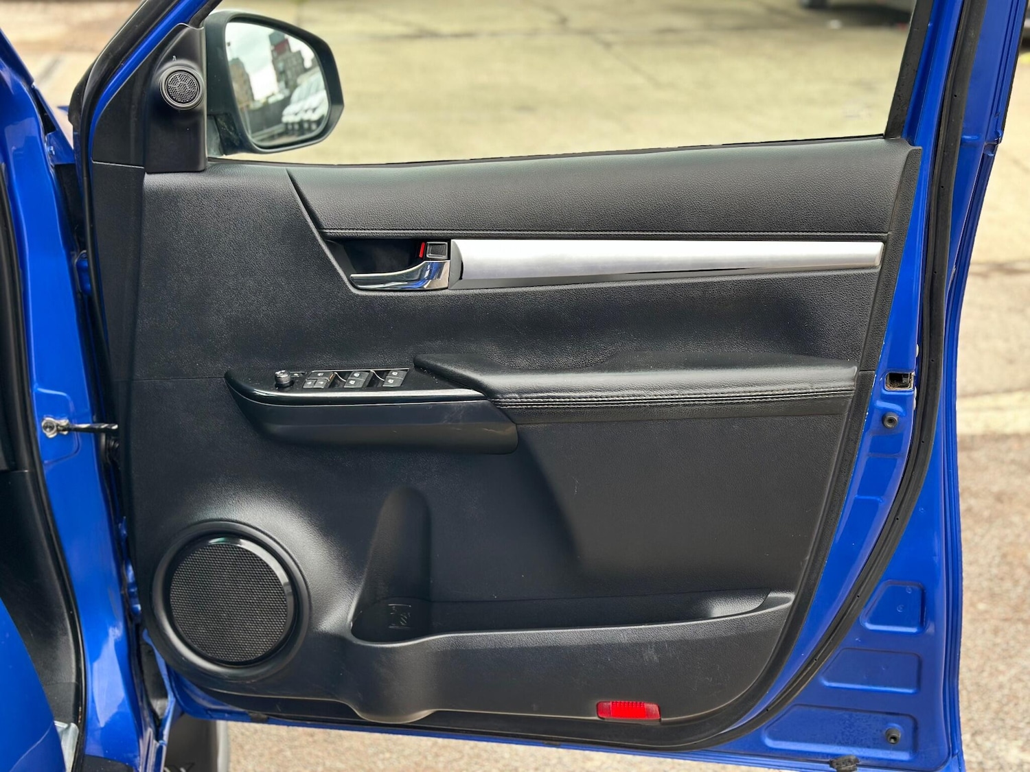 Used Toyota Hilux 2017 for sale - 76472751: Photo 31