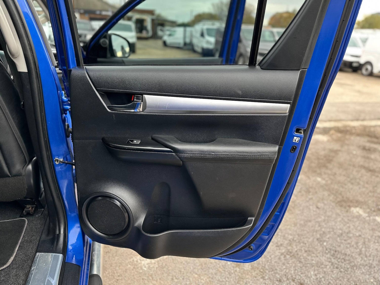 Used Toyota Hilux 2017 for sale - 76472751: Photo 42