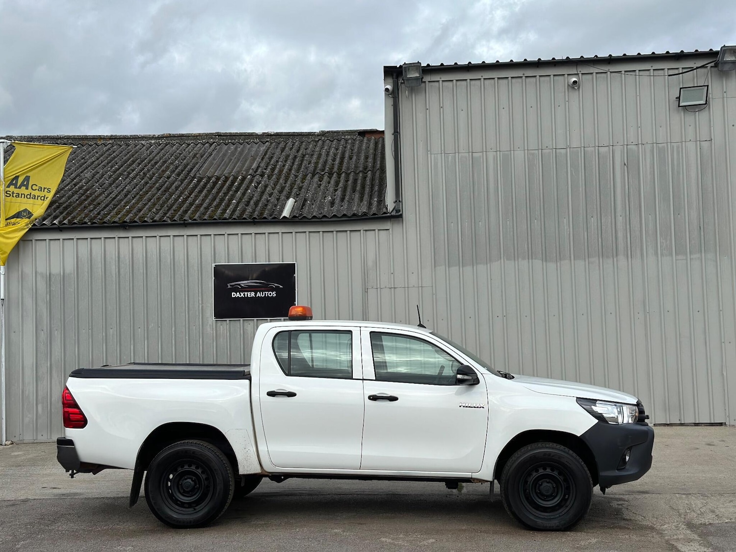 Used Toyota Hilux 2017 for sale - 76398959: Photo 19