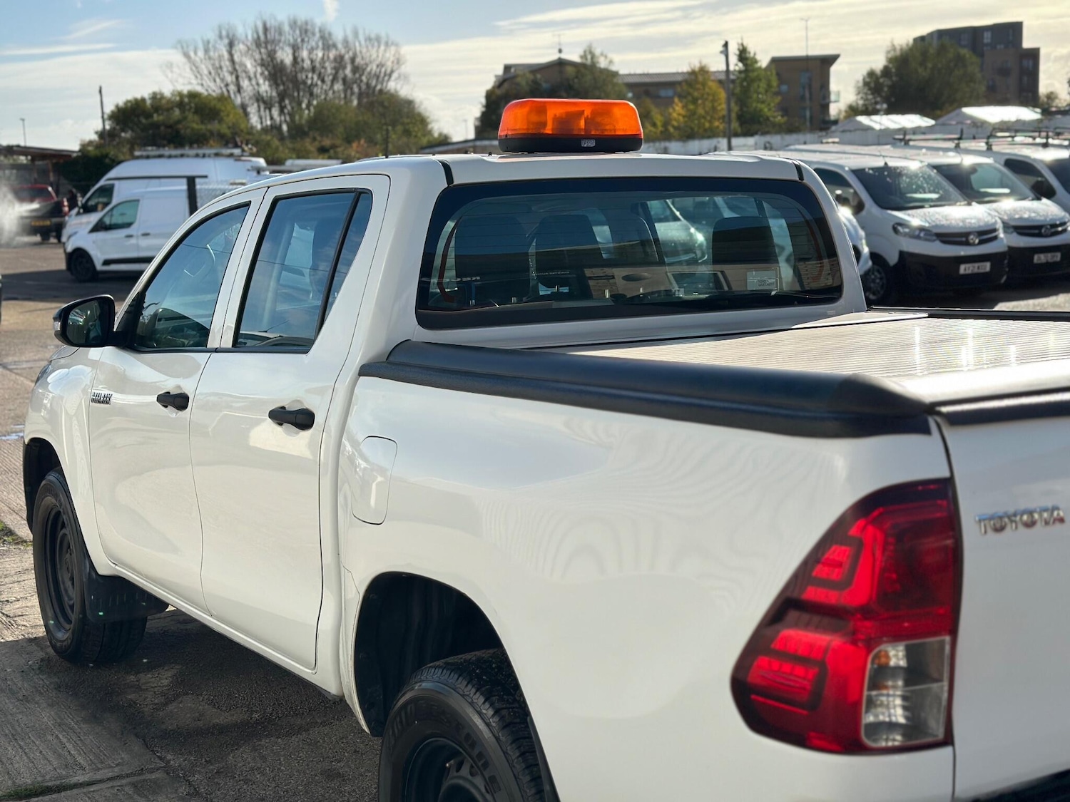 Used Toyota Hilux 2017 for sale - 76398959: Photo 27