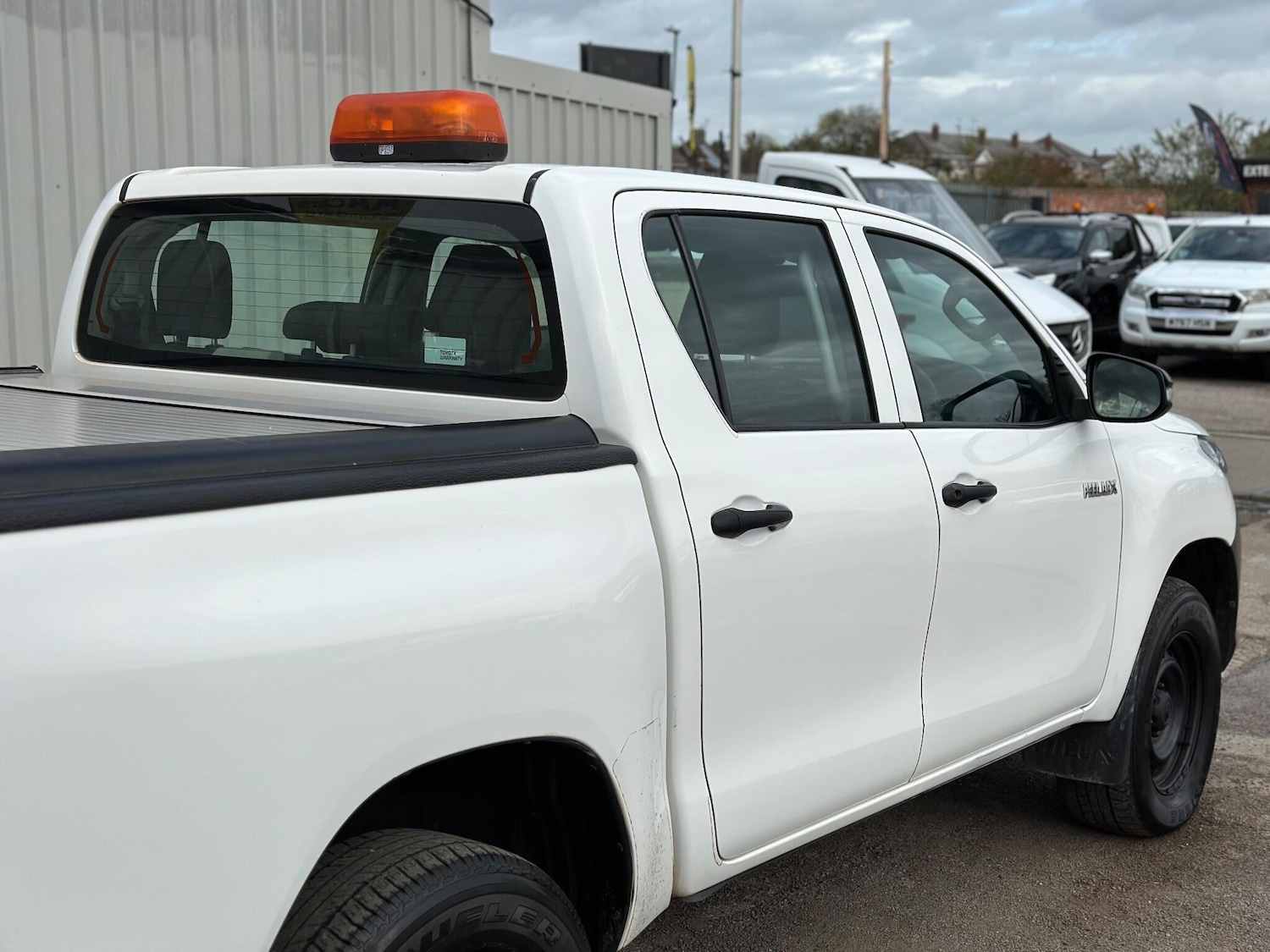 Used Toyota Hilux 2017 for sale - 76398959: Photo 31