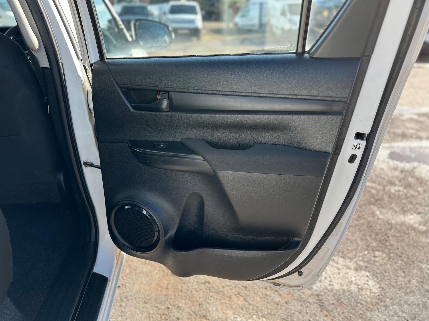 Used Toyota Hilux 2017 for sale - 76398959: Photo 39