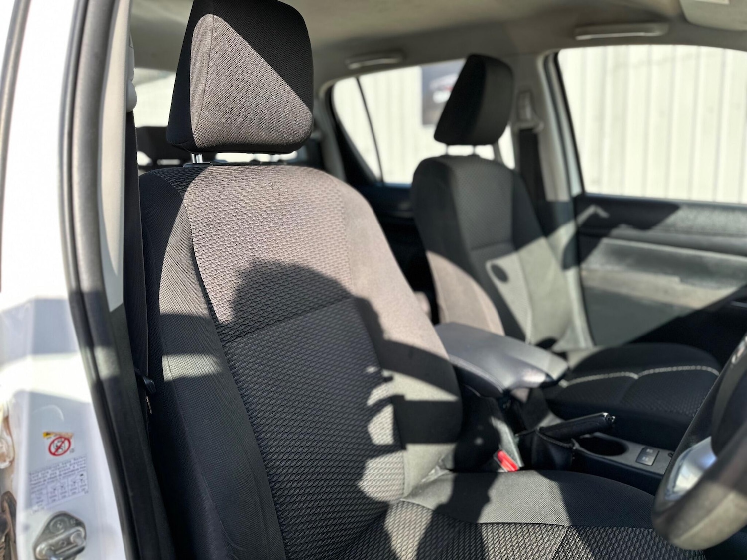 Used Toyota Hilux 2017 for sale - 76398959: Photo 48