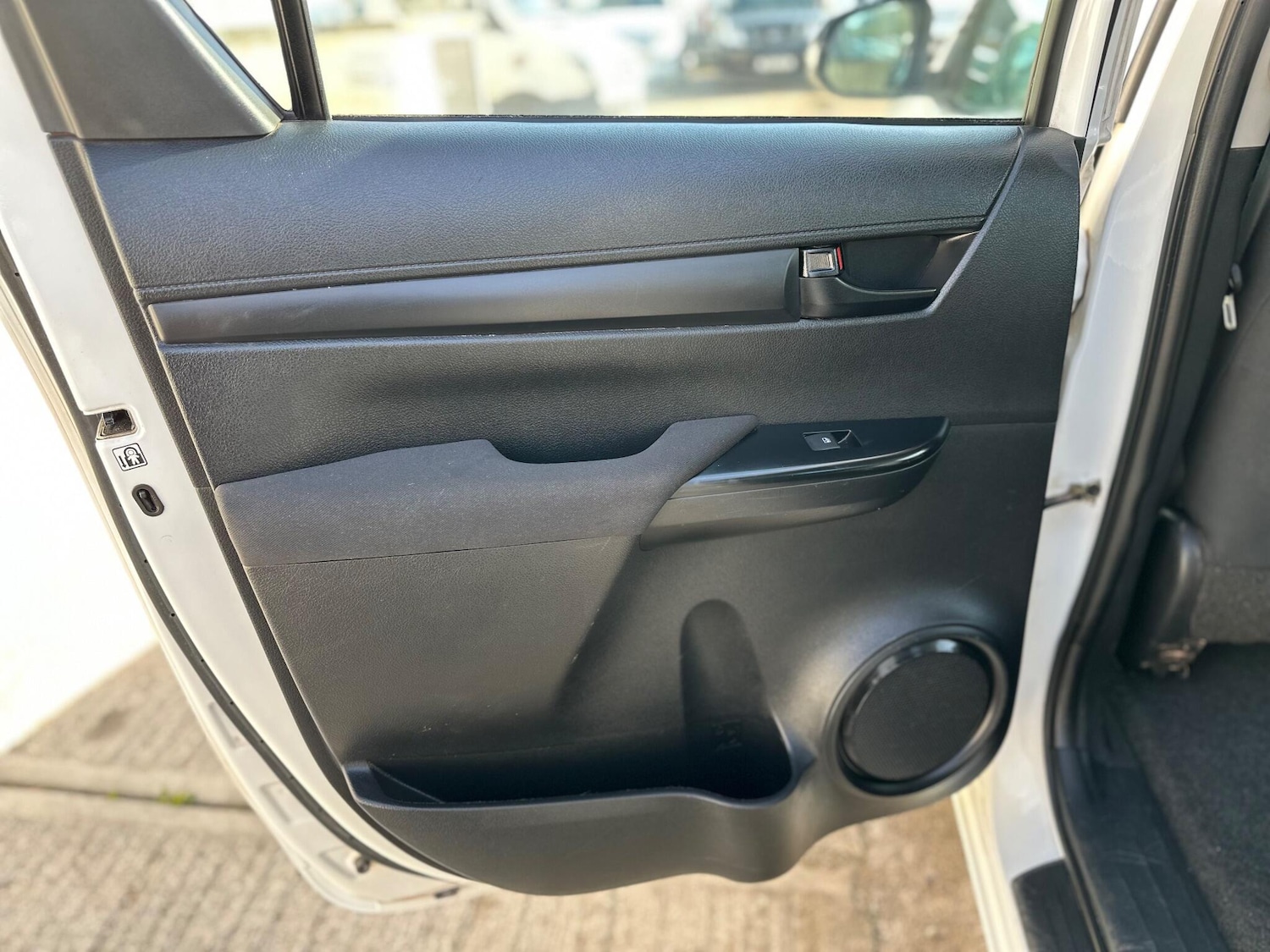 Used Toyota Hilux 2017 for sale - 76398959: Photo 50