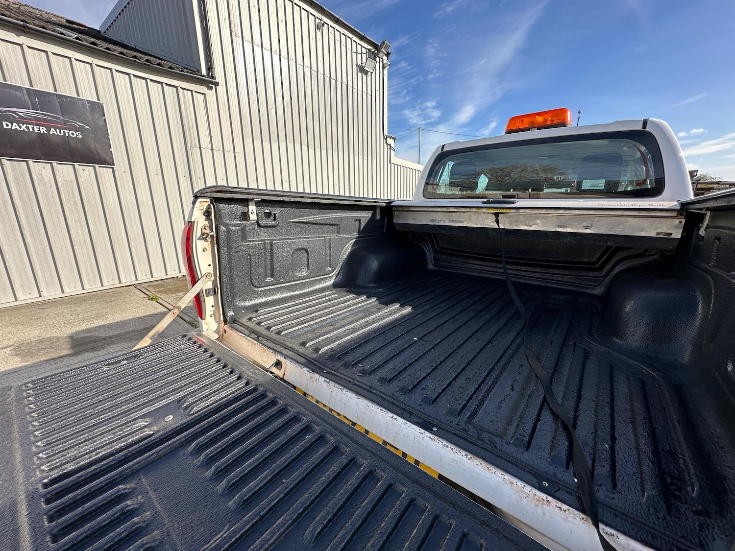 Used Toyota Hilux 2017 for sale - 76398959: Photo 53