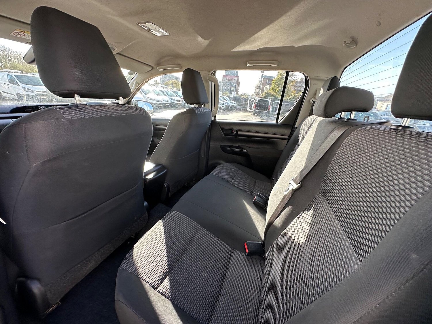 Used Toyota Hilux 2017 for sale - 76398959: Photo 56