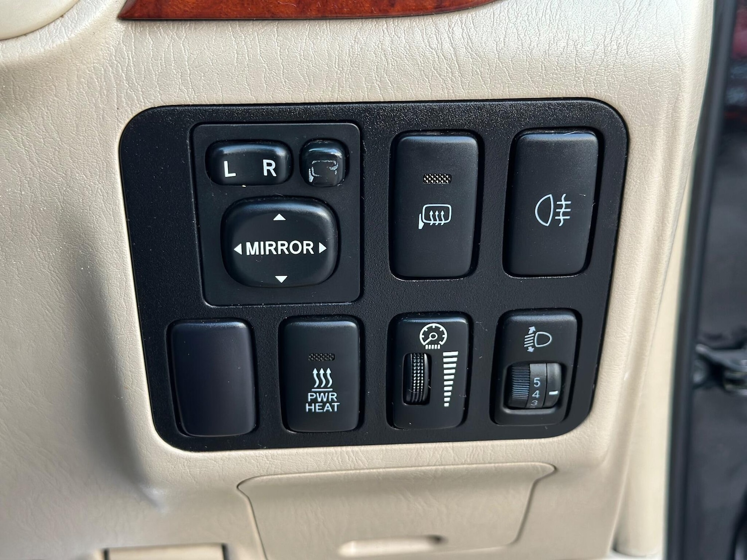 Used Toyota Land Cruiser 2007 for sale - 76701263: Photo 37