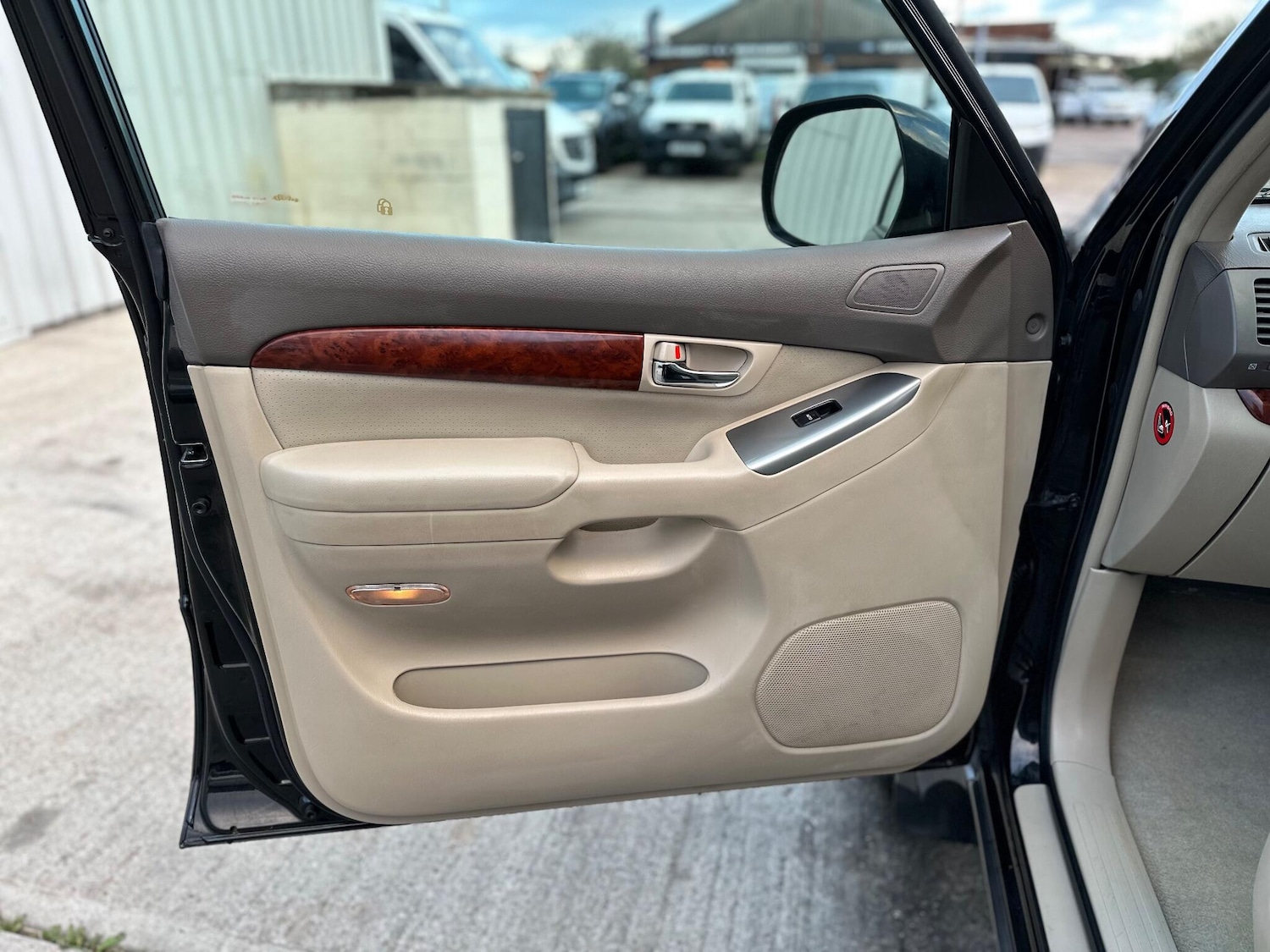 Used Toyota Land Cruiser 2007 for sale - 76701263: Photo 66