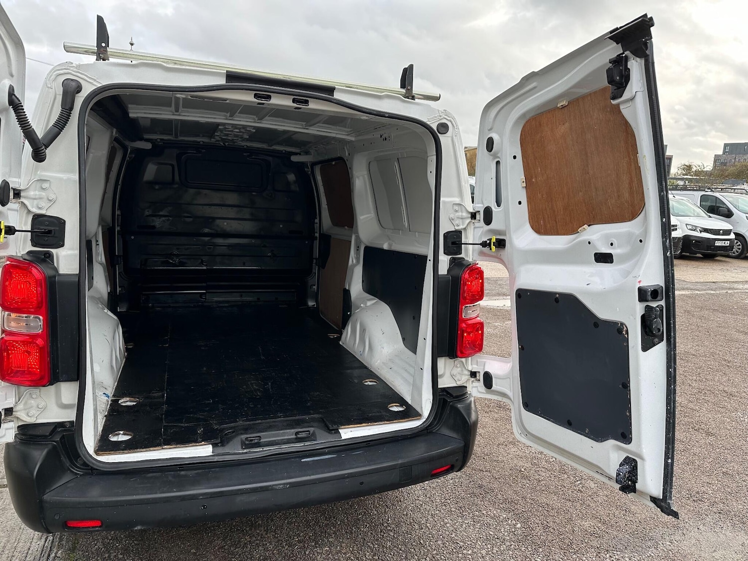 Used Citroen Dispatch 2020 for sale - 76549480: Photo 44