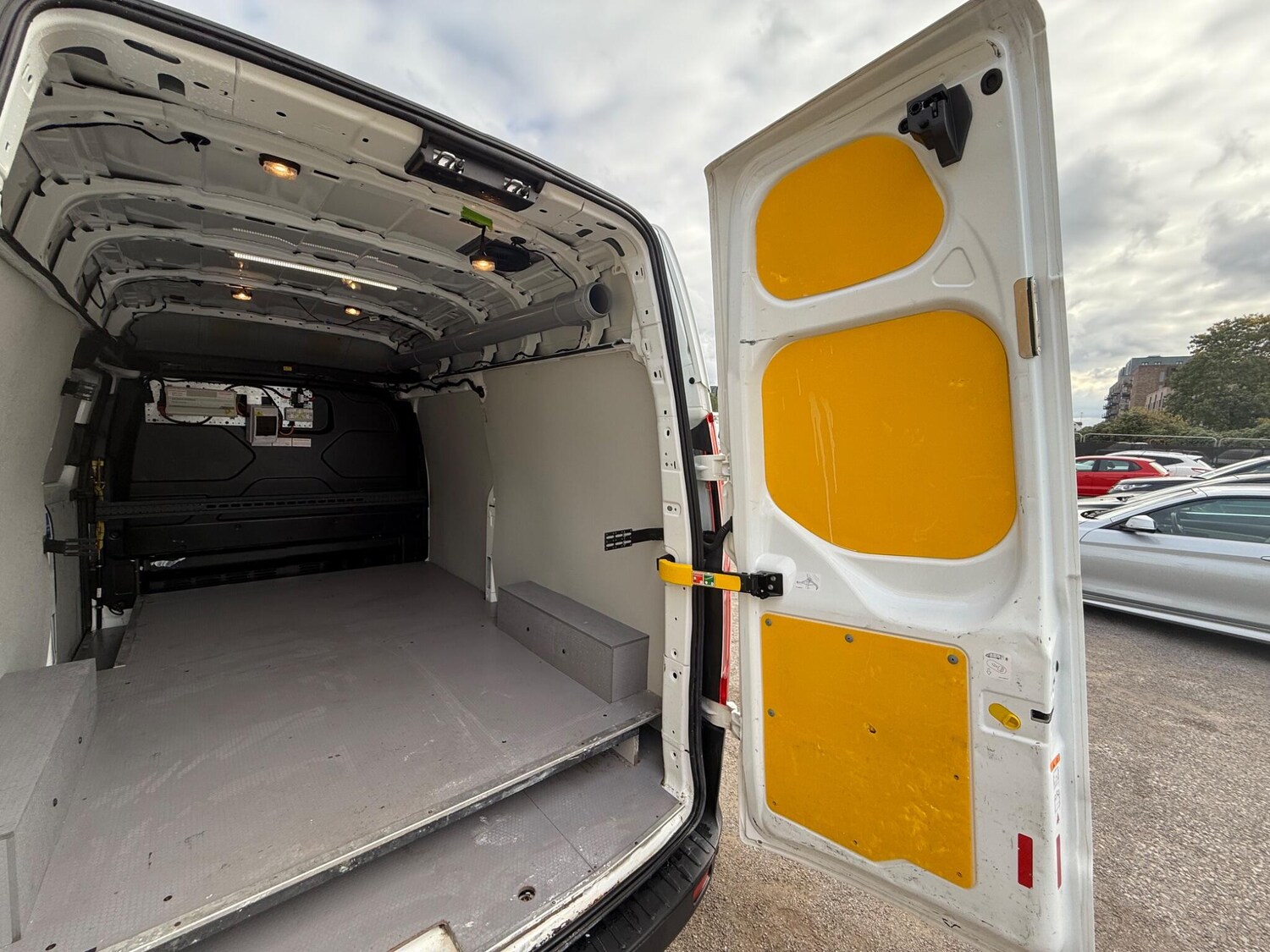 Used Ford Transit Custom 2020 for sale - 76294880: Photo 44