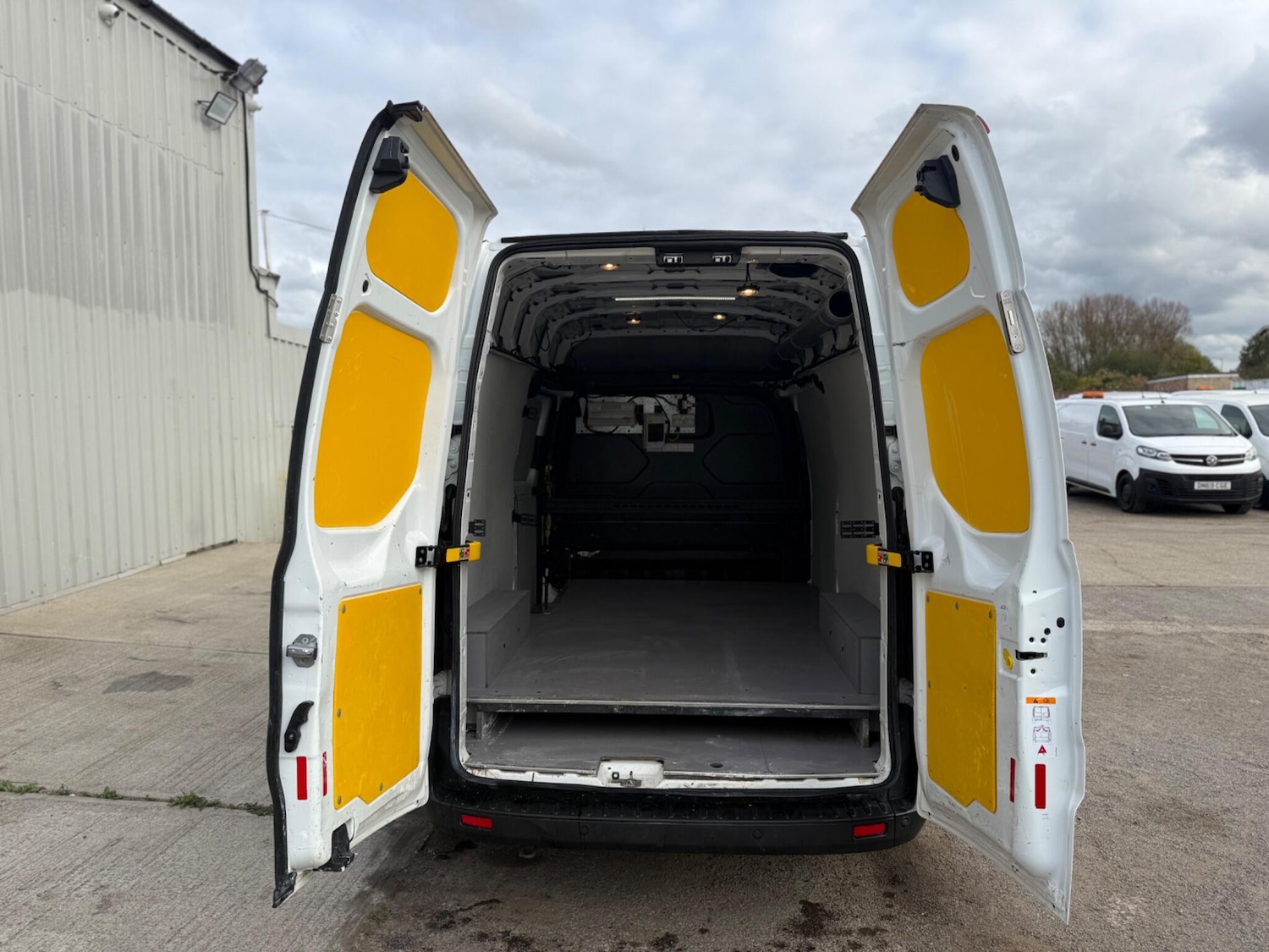 Used Ford Transit Custom 2020 for sale - 76294880: Photo 45