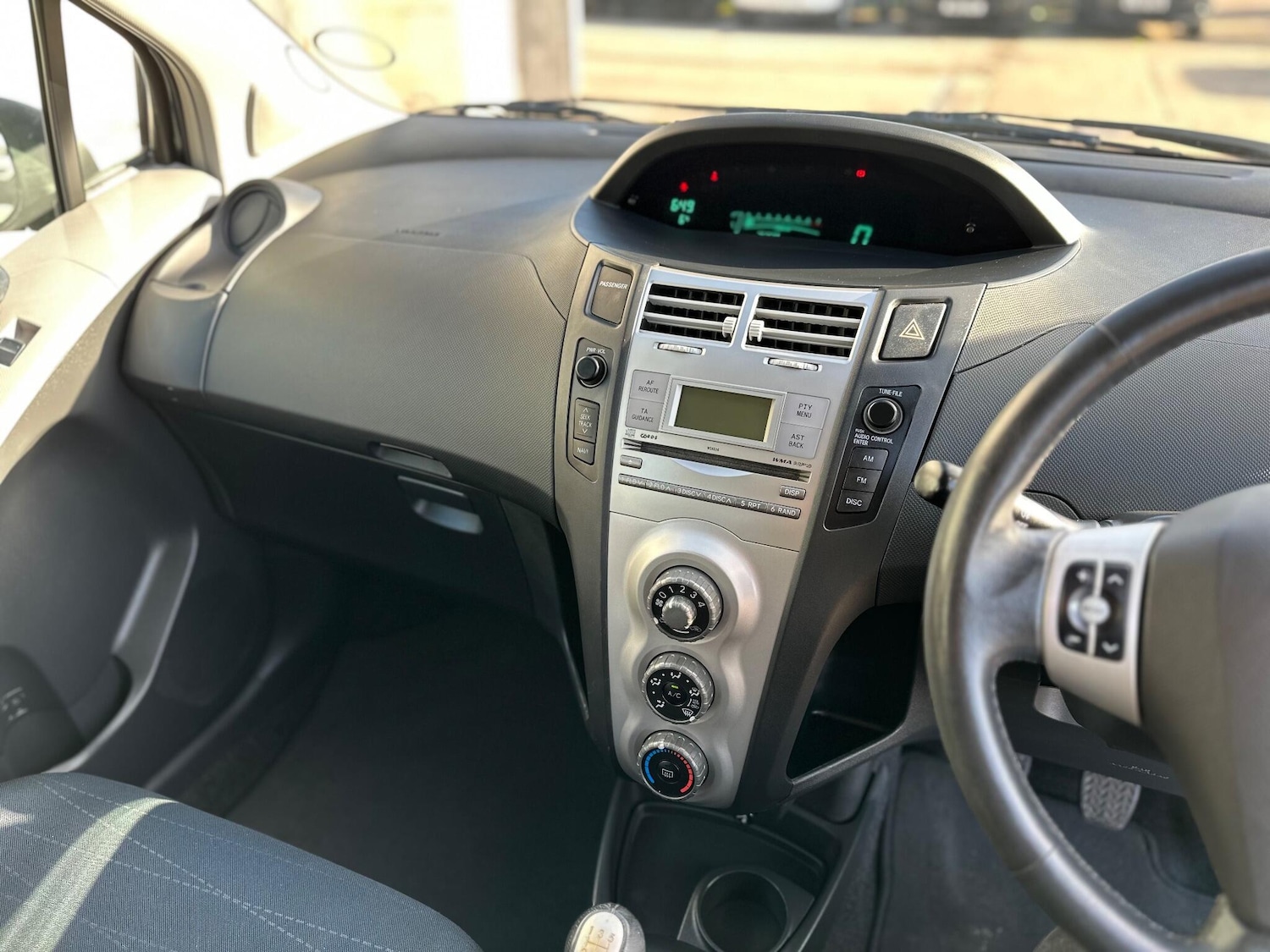 Used Toyota Yaris 2006 for sale - 76632921: Photo 37