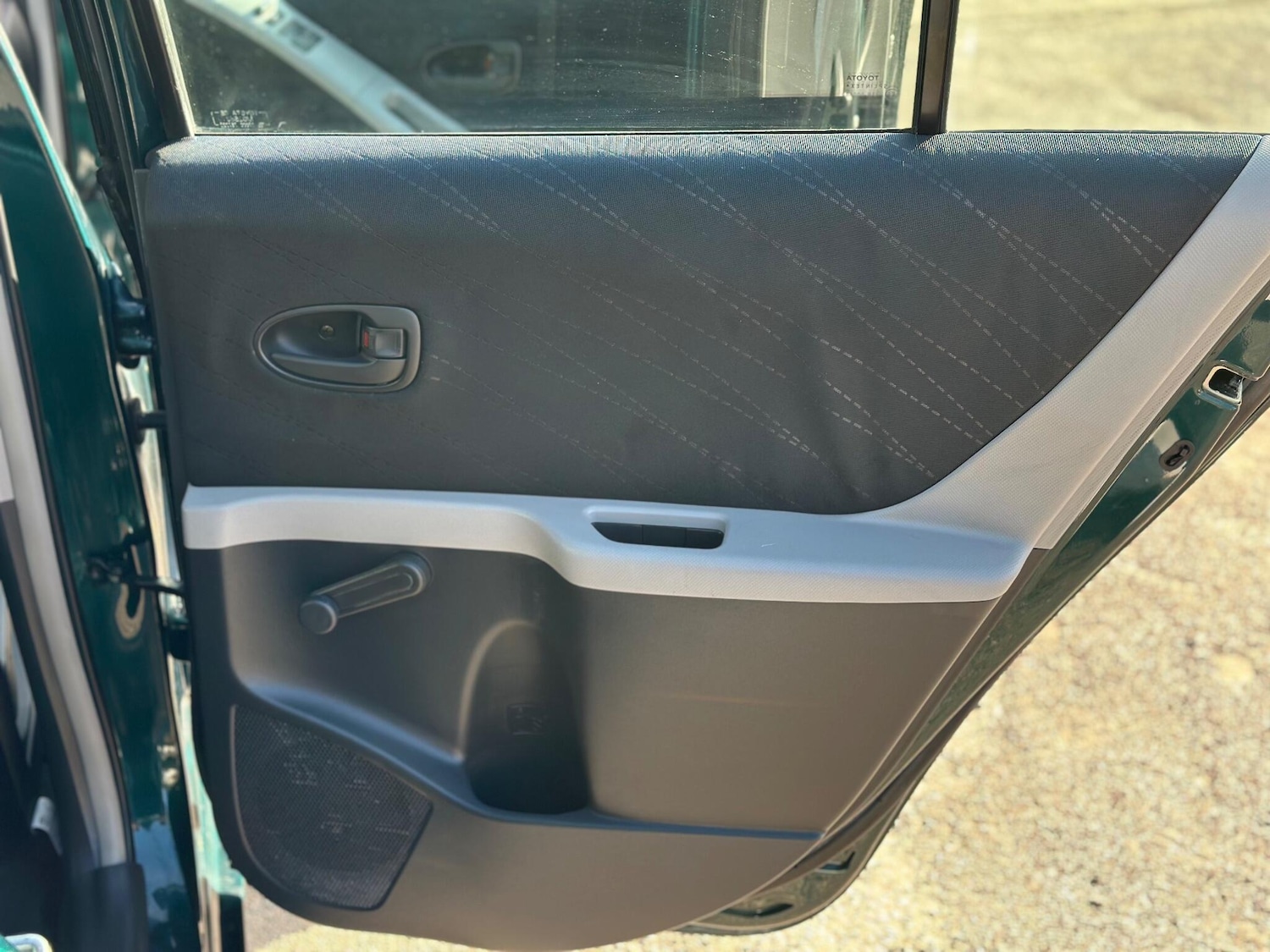 Used Toyota Yaris 2006 for sale - 76632921: Photo 41