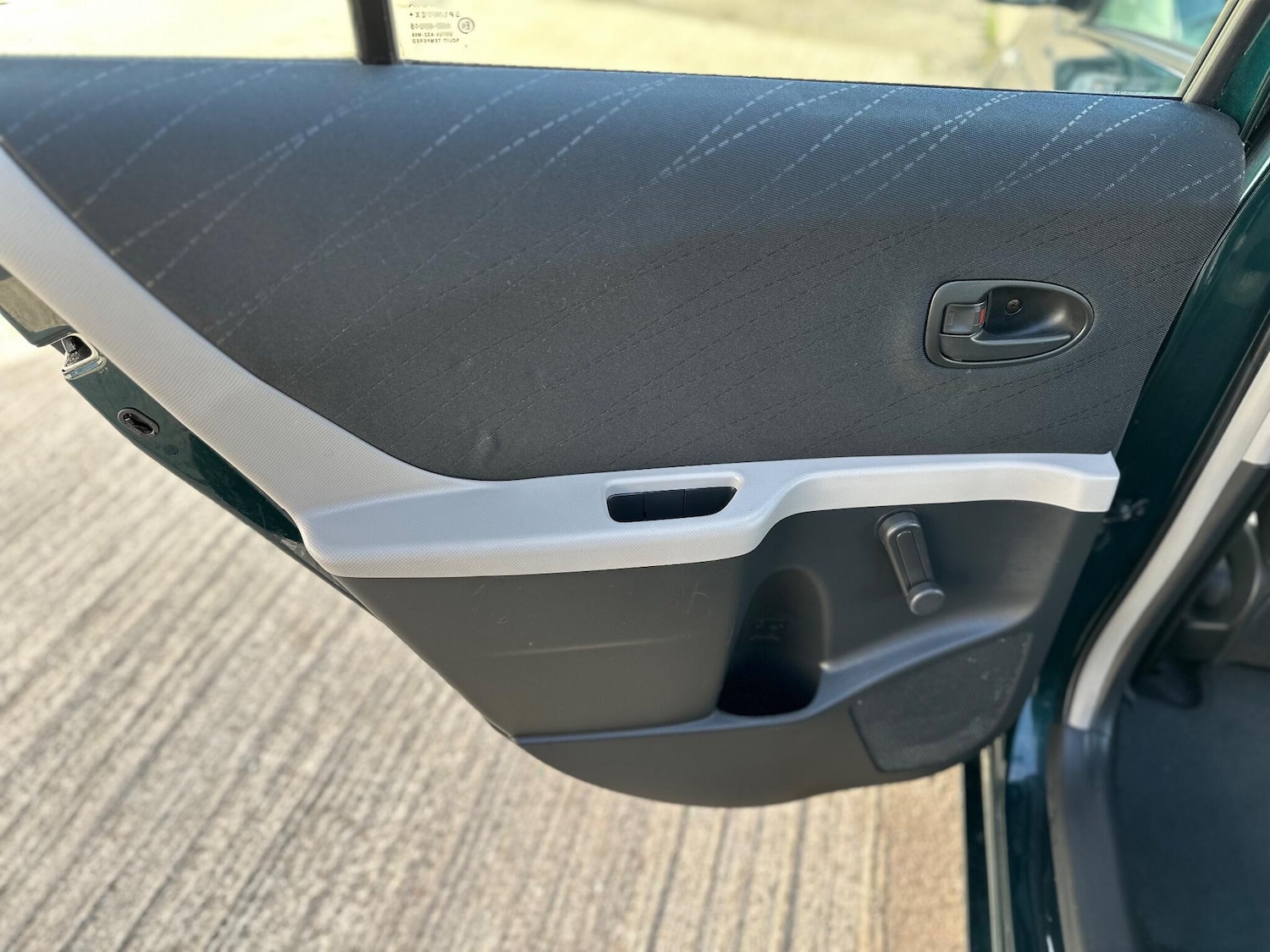 Used Toyota Yaris 2006 for sale - 76632921: Photo 47