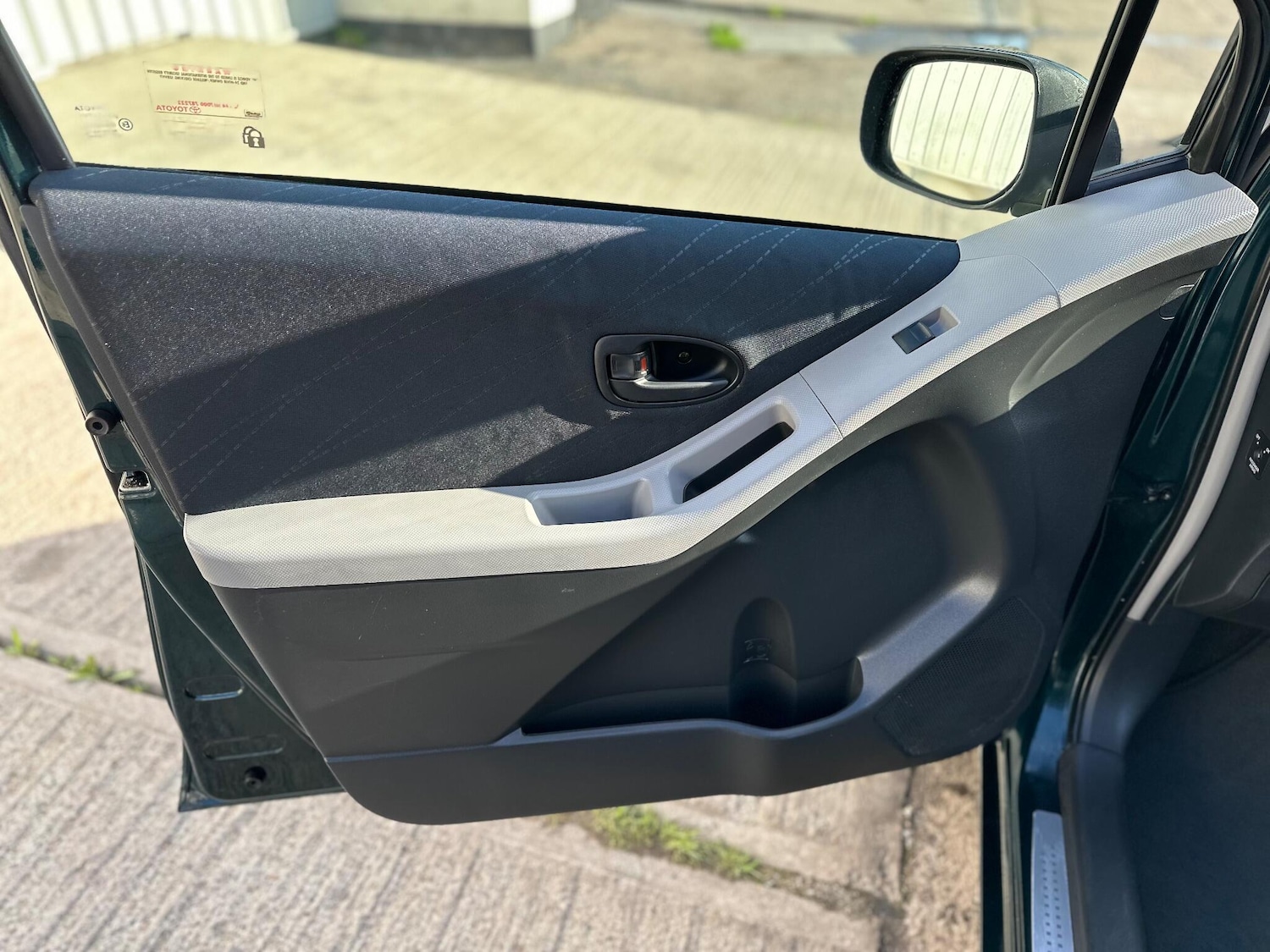 Used Toyota Yaris 2006 for sale - 76632921: Photo 52