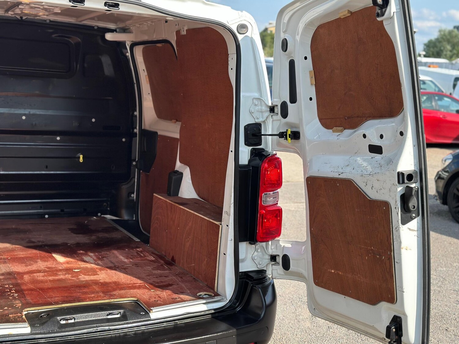 Used Peugeot Expert 2020 for sale - 77190527: Photo 45