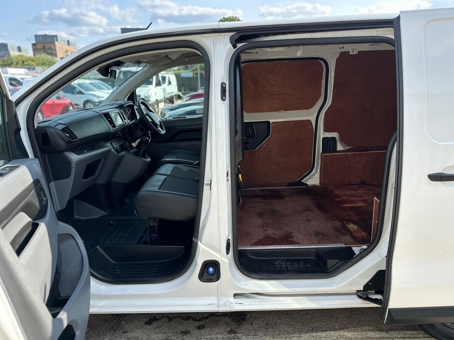 Used Peugeot Expert 2020 for sale - 77190527: Photo 50