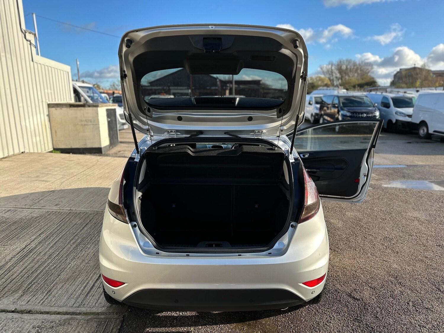 Used Ford Fiesta 2015 for sale - 76671707: Photo 44