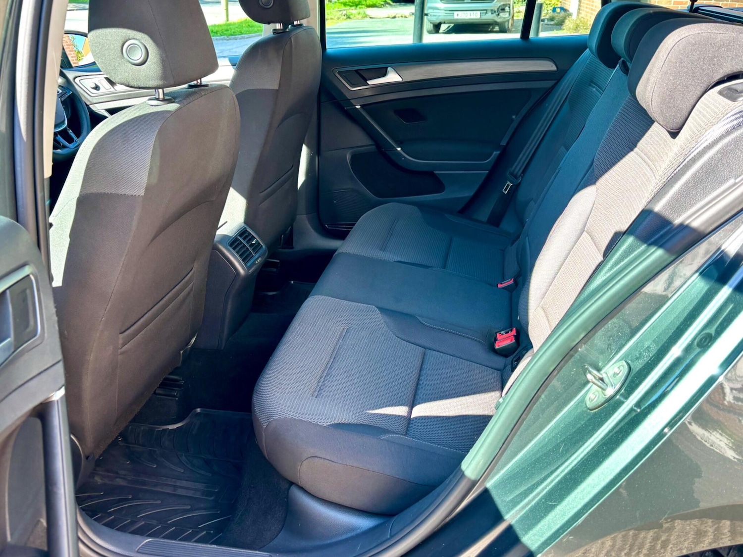 Used Volkswagen Golf 2017 for sale - 76032259: Photo 24