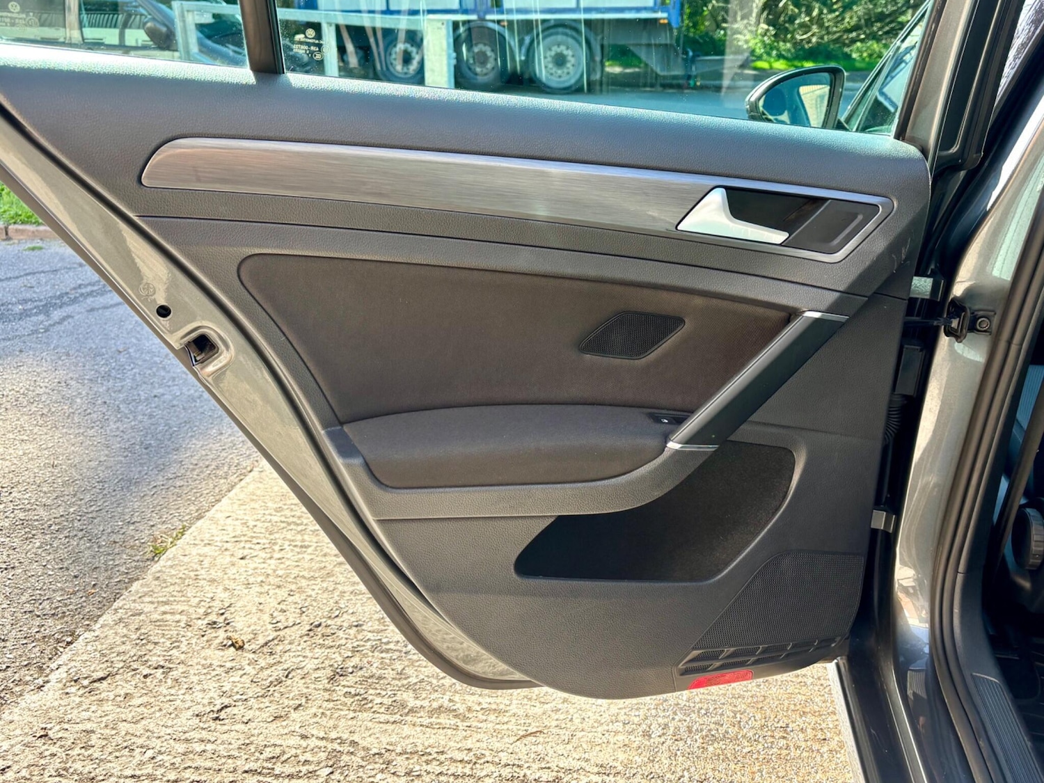 Used Volkswagen Golf 2017 for sale - 76032259: Photo 44