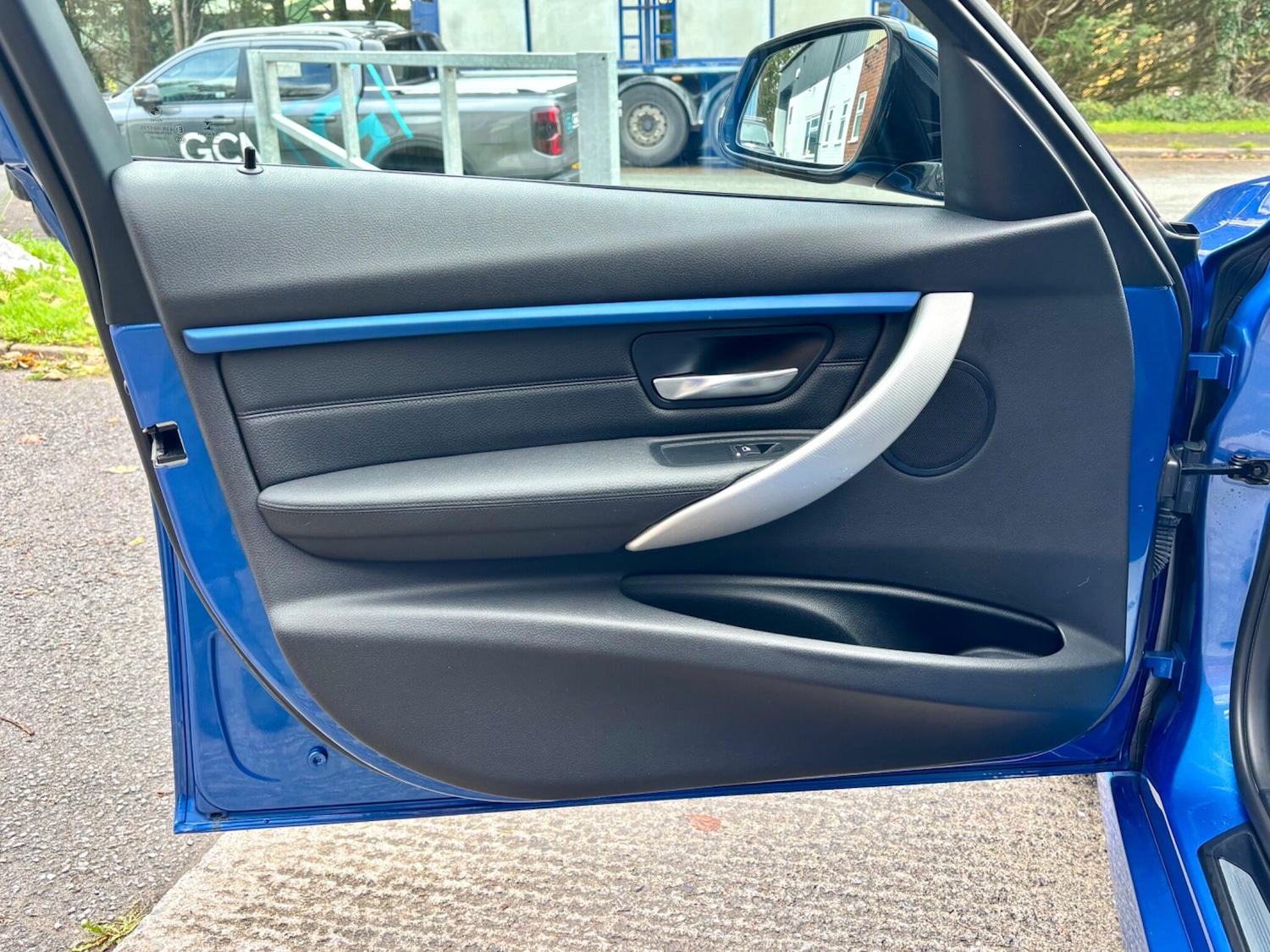 Used BMW 3 Series 2015 for sale - 76398957: Photo 46