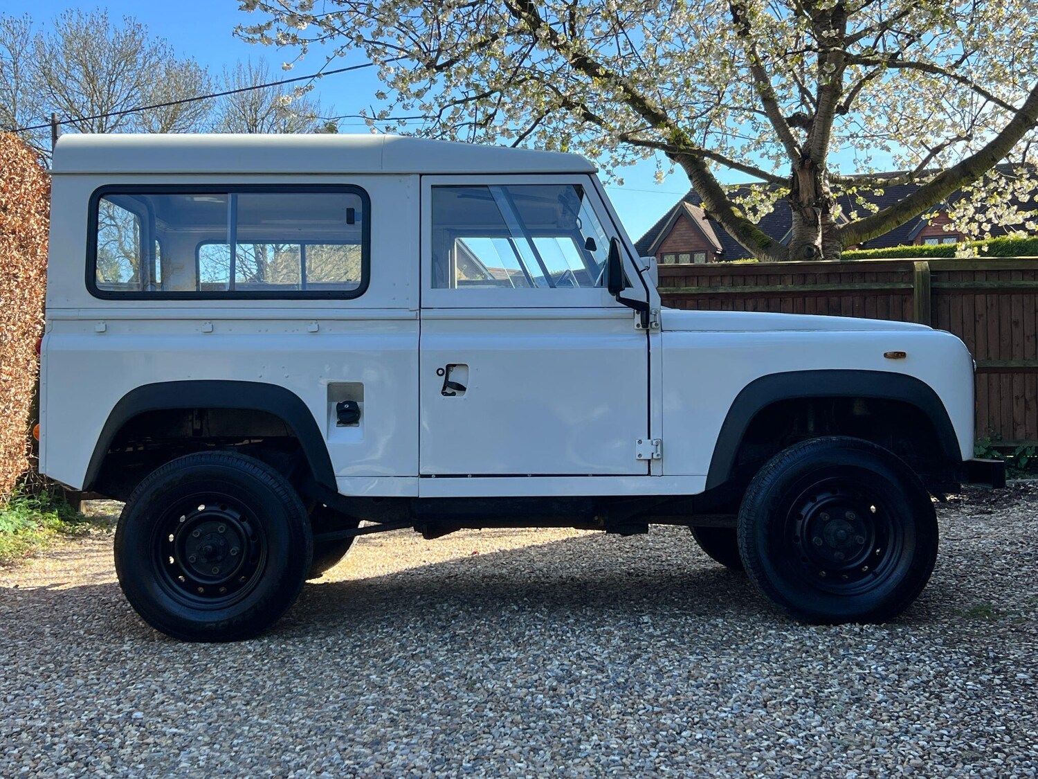 Used Land Rover Defender 90 for sale - 78157130: Photo 11