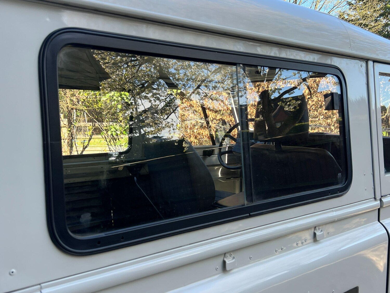 Used Land Rover Defender 90 for sale - 78157130: Photo 31