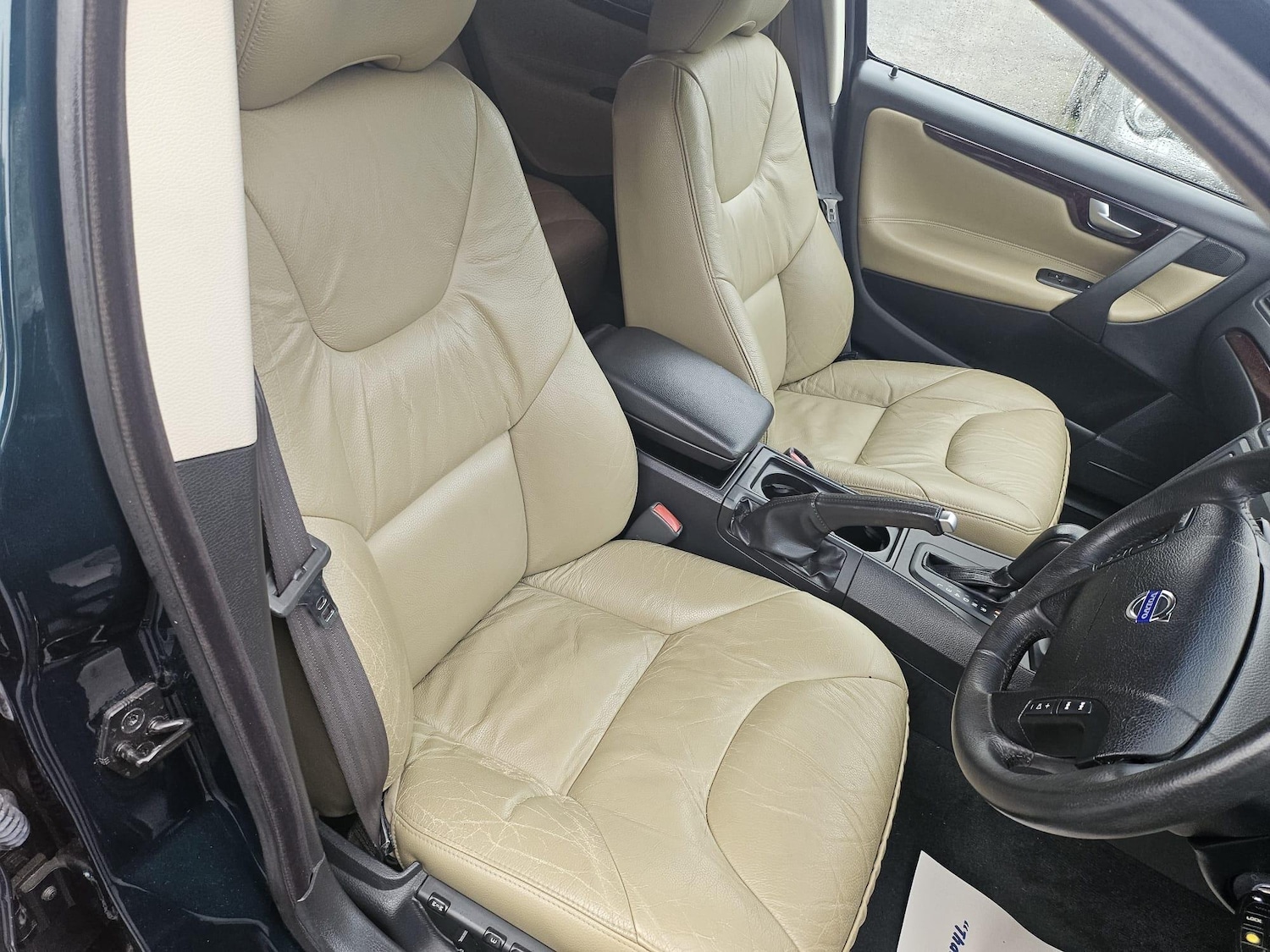 Used Volvo V70 2004 for sale - 76409145: Photo 9