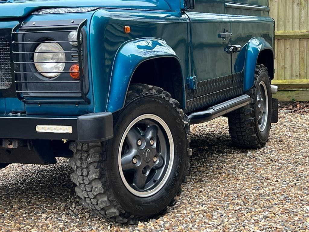 Used Land Rover Defender 90 for sale - 76476459: Photo 11