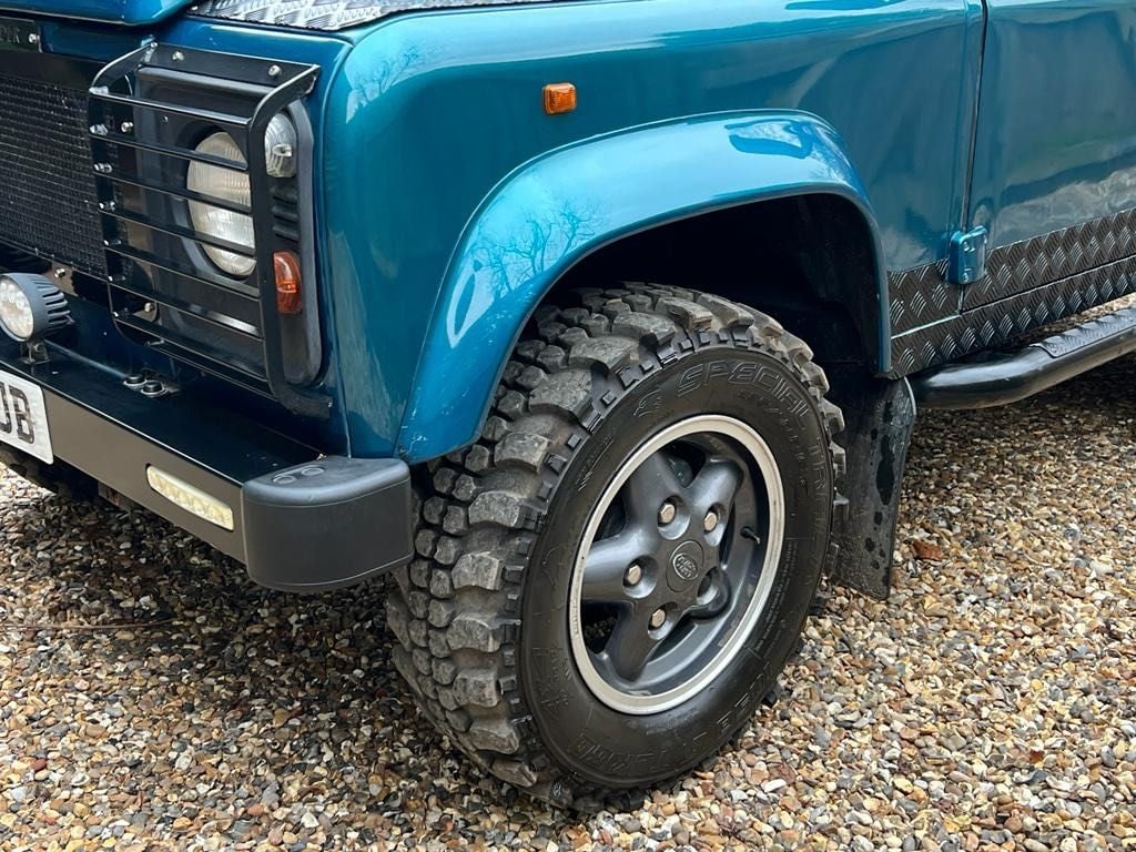 Used Land Rover Defender 90 for sale - 76476459: Photo 13