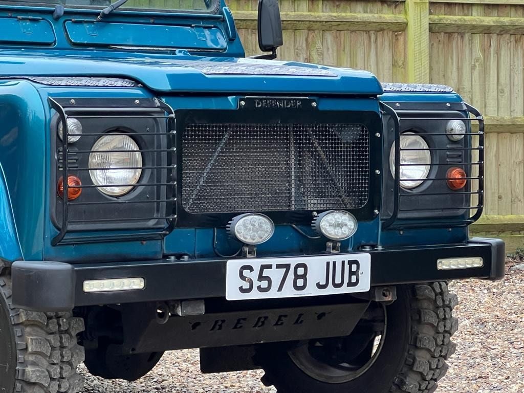 Used Land Rover Defender 90 for sale - 76476459: Photo 16