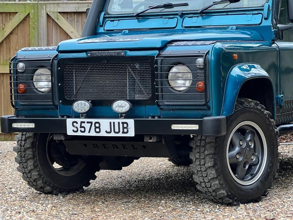 Used Land Rover Defender 90 for sale - 76476459: Photo 17