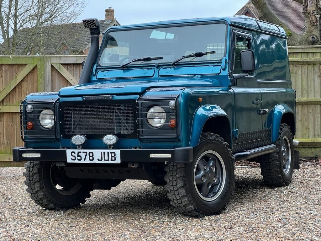Used Land Rover Defender 90 for sale - 76476459: Photo 2
