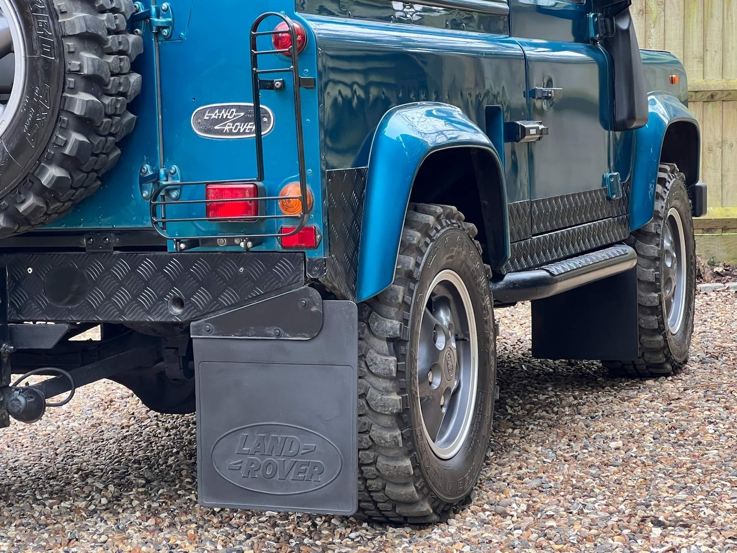 Used Land Rover Defender 90 for sale - 76476459: Photo 20