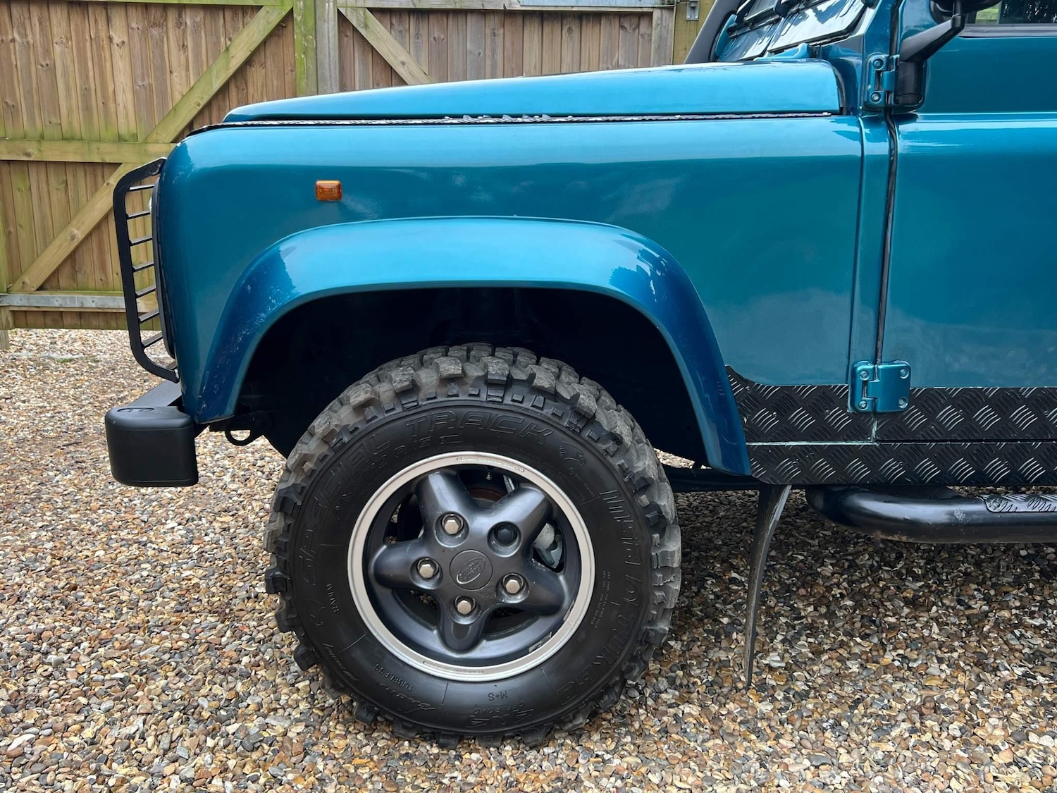 Used Land Rover Defender 90 for sale - 76476459: Photo 27