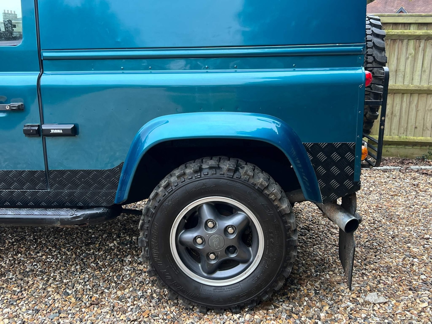 Used Land Rover Defender 90 for sale - 76476459: Photo 29