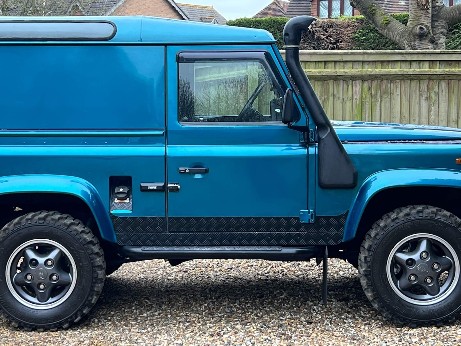 Used Land Rover Defender 90 for sale - 76476459: Photo 31