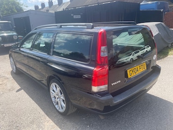 Used Volvo V70 2004 for sale - 79211923: Photo