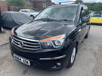 Used Ssangyong Turismo 2014 for sale - 79062120: Photo