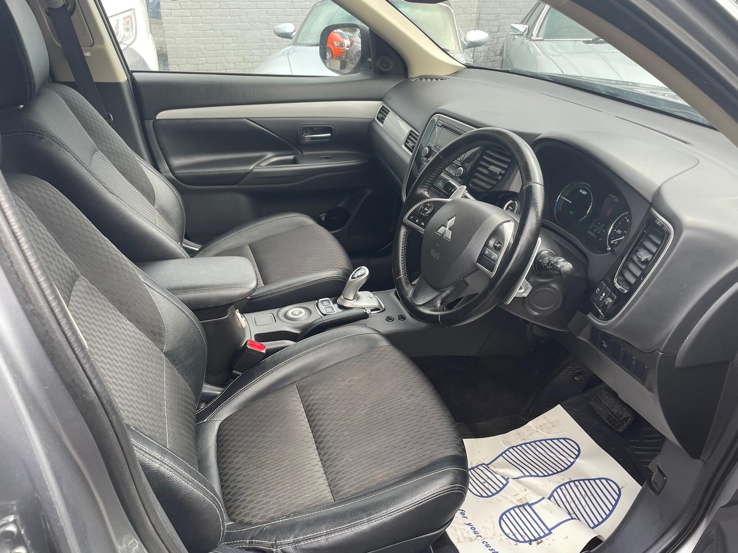 Used Mitsubishi Outlander 2015 for sale - 77377200: Photo 9