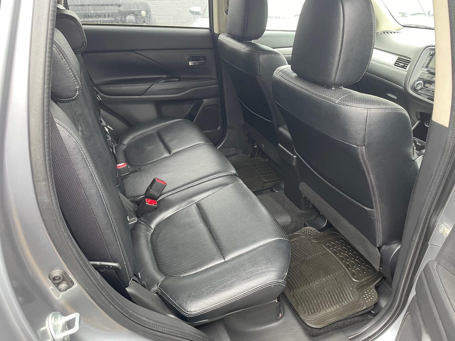 Used Mitsubishi Outlander 2015 for sale - 77612967: Photo 10