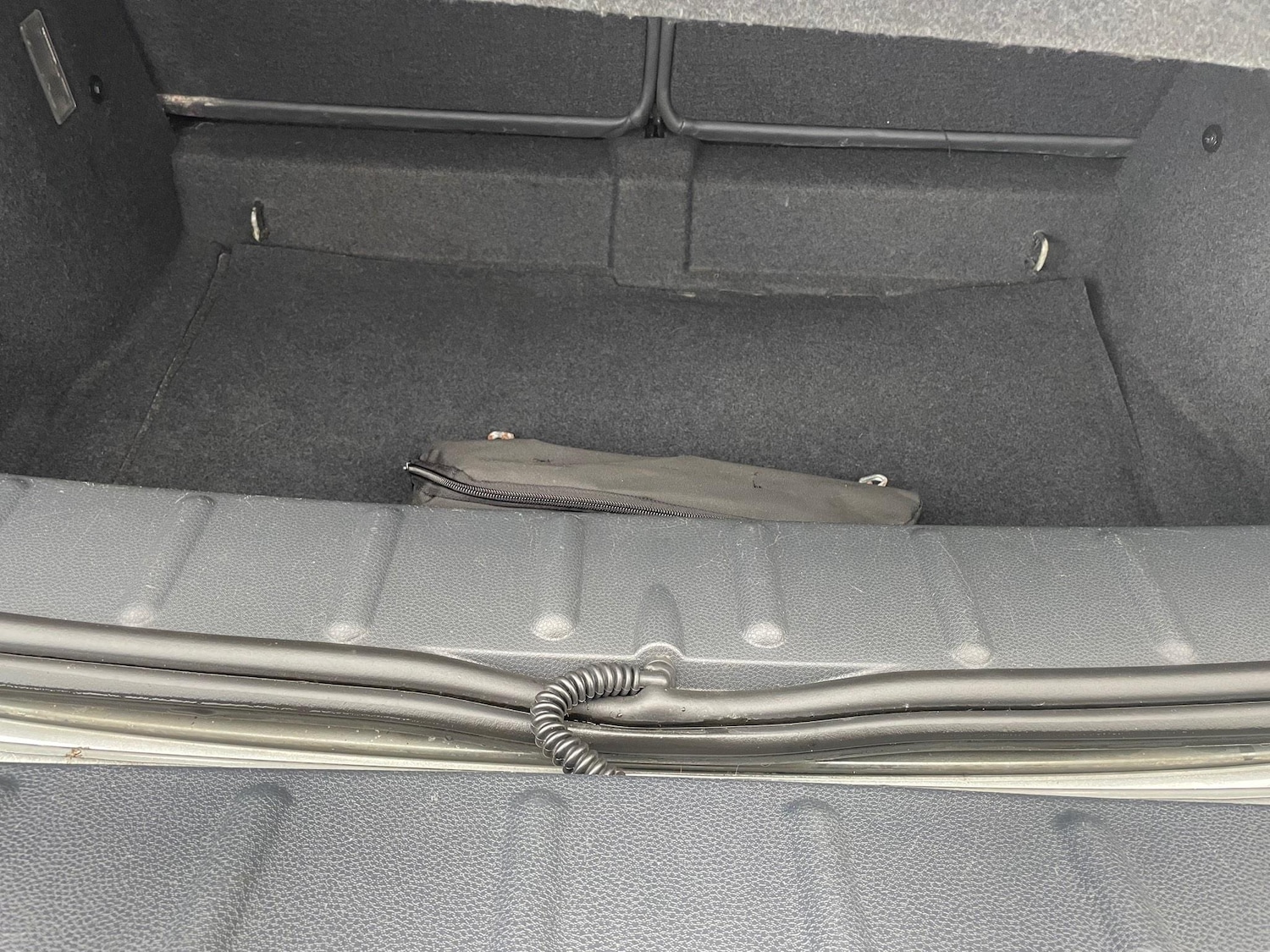 Used MINI Convertible 2006 for sale - 76269850: Photo 11