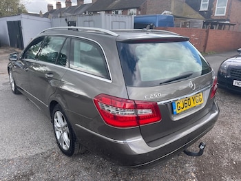 Used Mercedes-Benz E-Class 2010 for sale - 75905119: Photo