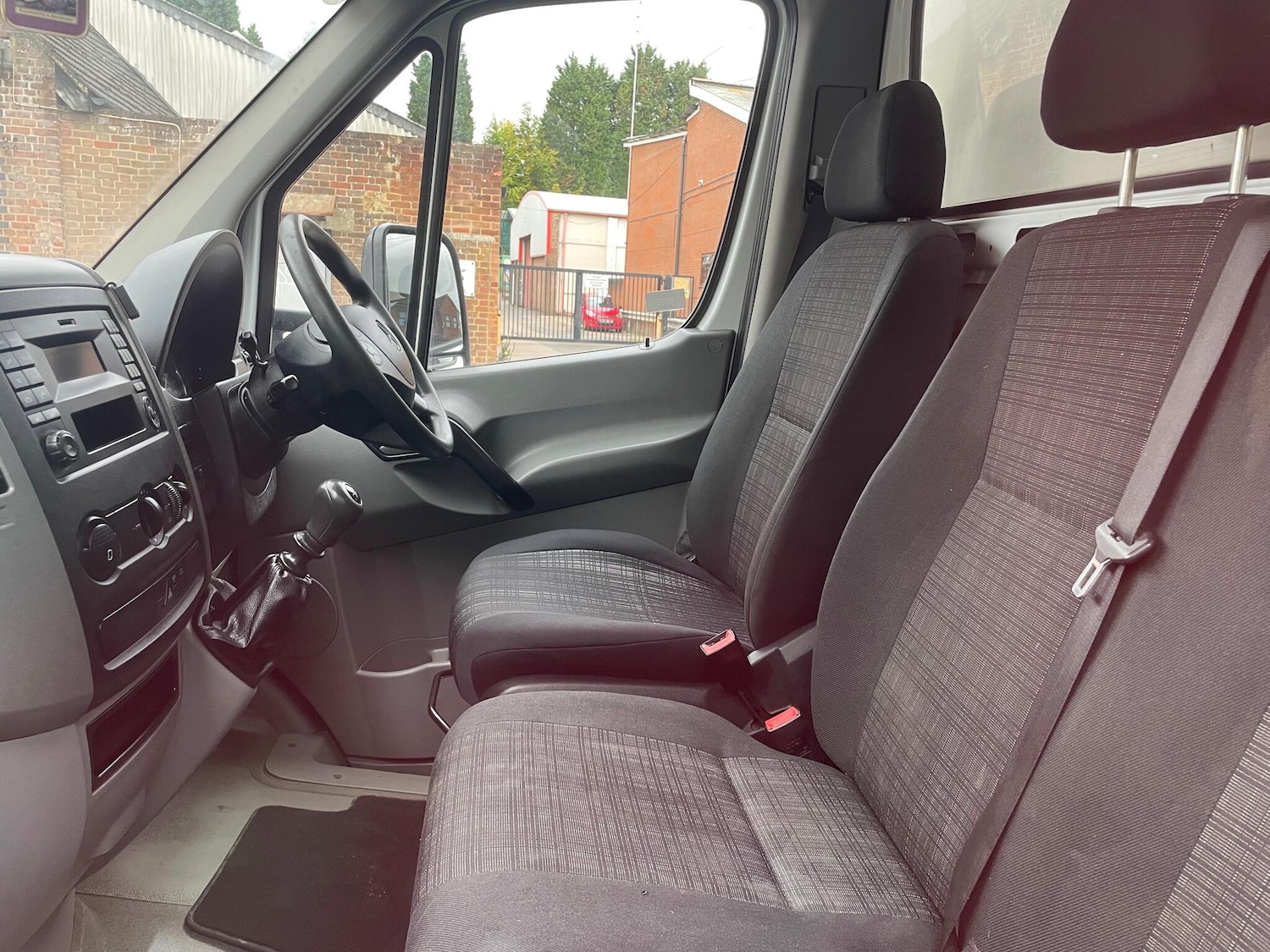 Used Mercedes-Benz Sprinter 2015 for sale - 76987977: Photo 4