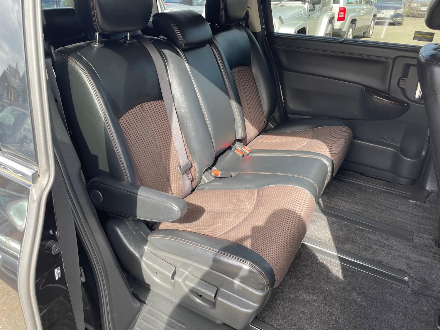 Used Nissan Elgrand for sale - 78214442: Photo 10