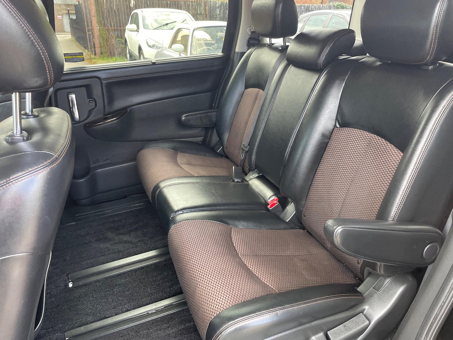 Used Nissan Elgrand for sale - 78214442: Photo 14