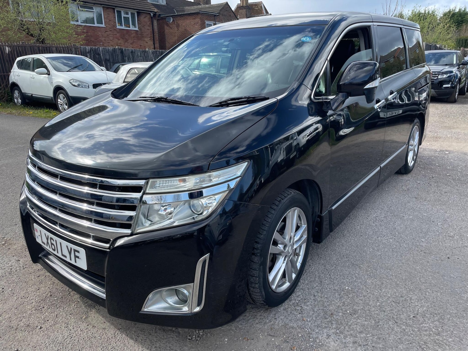 Used Nissan Elgrand for sale - 78214442: Photo 3