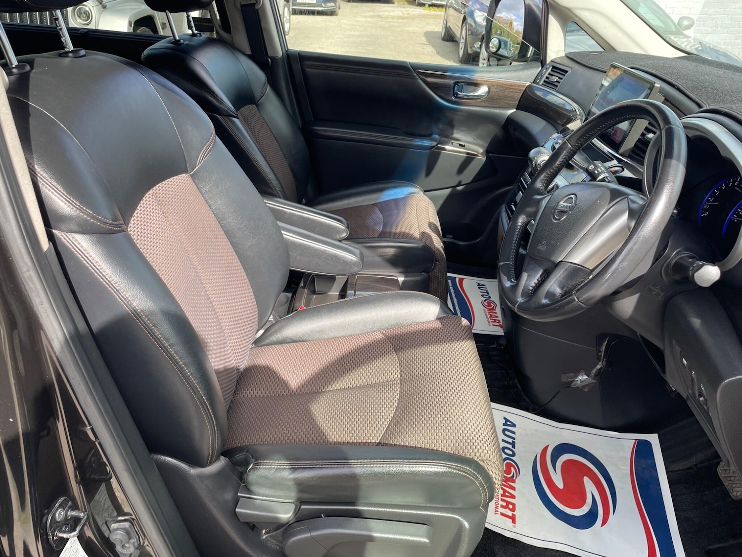 Used Nissan Elgrand for sale - 78214442: Photo 9